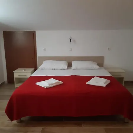 Apartmani I Sobe Grga Starigrad Paklenica Exterior photo