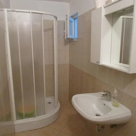 Apartmani I Sobe Grga Starigrad Paklenica Room photo