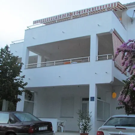 Apartmani I Sobe Grga Starigrad Paklenica Room photo