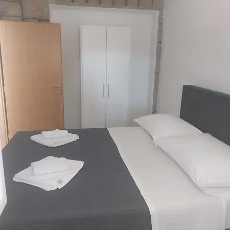 Apartmani I Sobe Grga Starigrad Paklenica Exterior photo