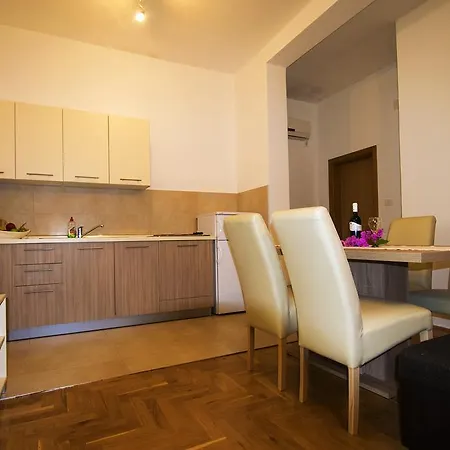 Apartmani I Sobe Grga Starigrad Paklenica Exterior photo