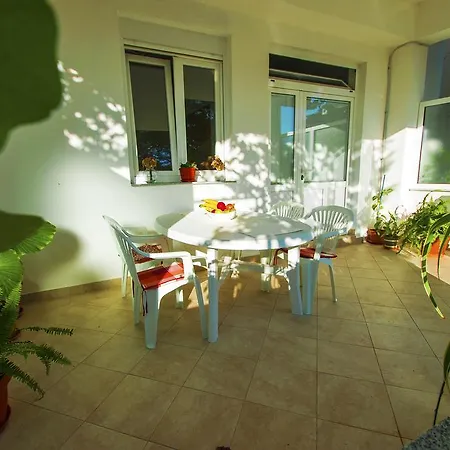 Apartmani I Sobe Grga Starigrad Paklenica Exterior photo