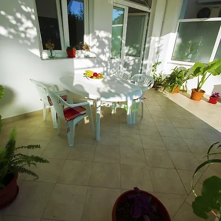Apartmani I Sobe Grga Starigrad Paklenica Exterior photo