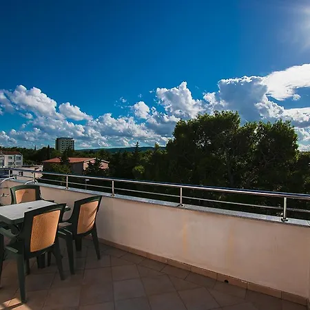 Apartmani I Sobe Grga Starigrad Paklenica Exterior photo