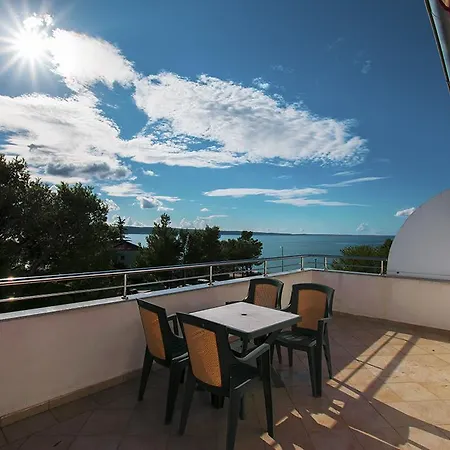 Apartmani I Sobe Grga Starigrad Paklenica Exterior photo