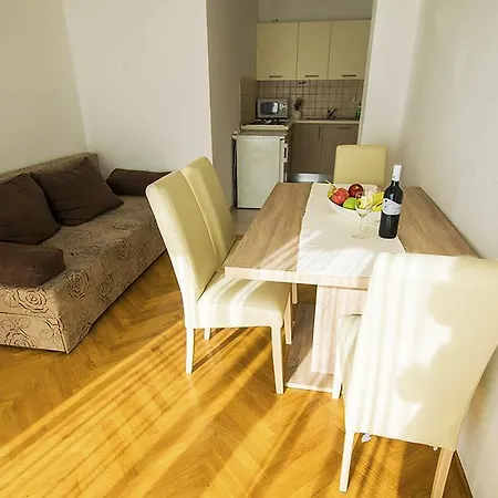 Apartmani I Sobe Grga Starigrad Paklenica Exterior photo