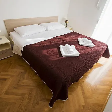Apartmani I Sobe Grga Starigrad Paklenica Exterior photo