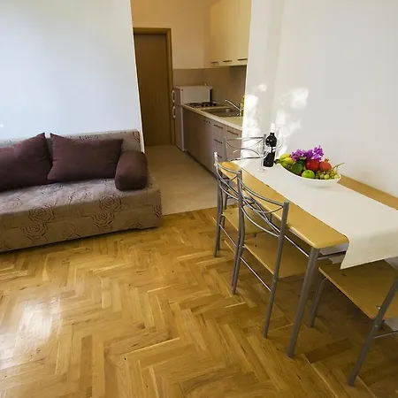 Apartmani I Sobe Grga Starigrad Paklenica Exterior photo