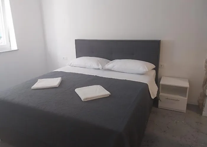 Apartmani I Sobe Grga
